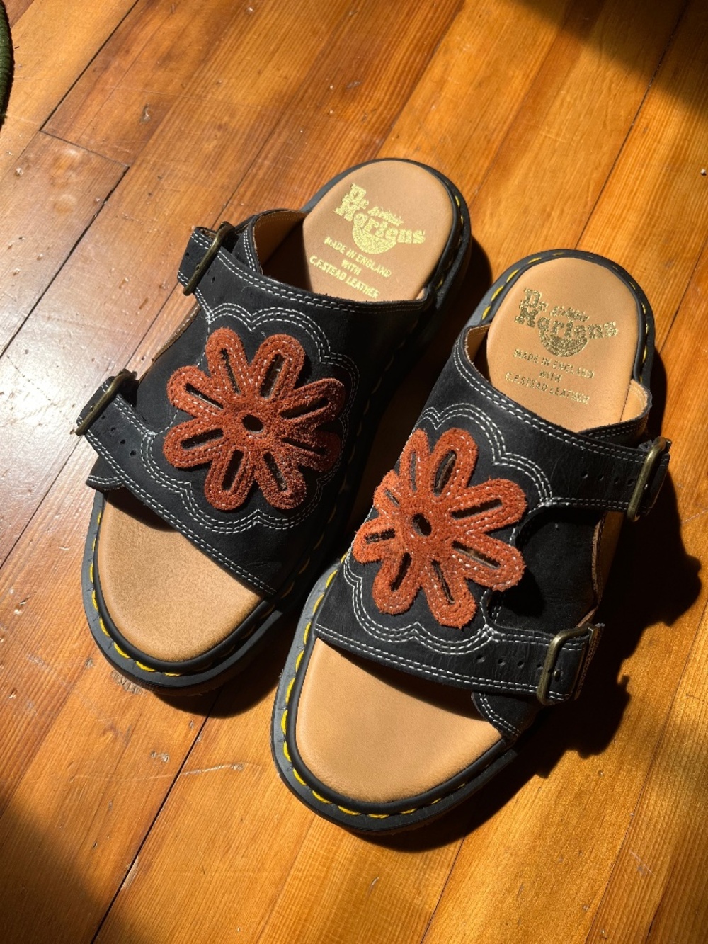 Dr Martens Dayne Sandals - women’s size 9